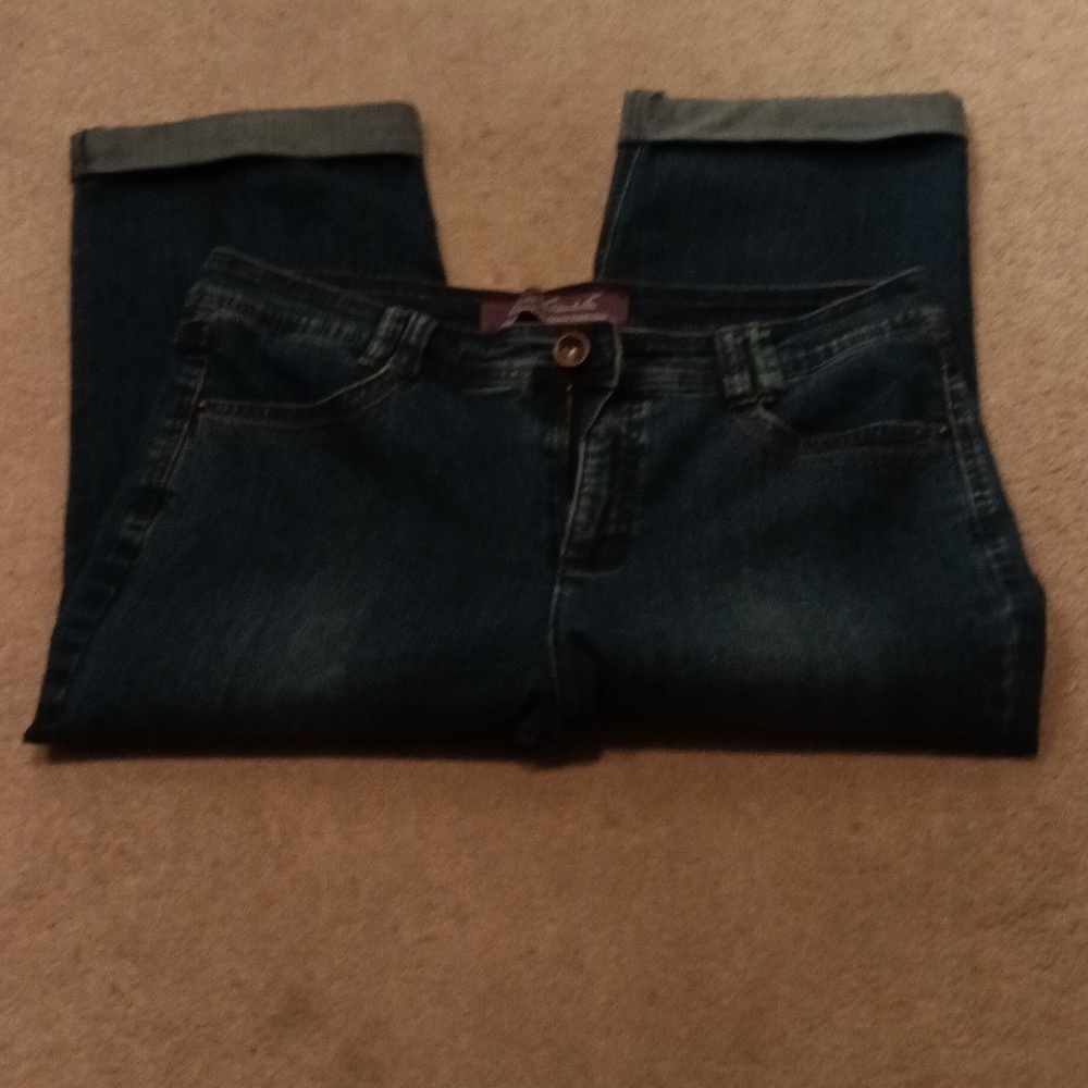 Gloria Vanderbilt Bermuda cropped Jeans size 16